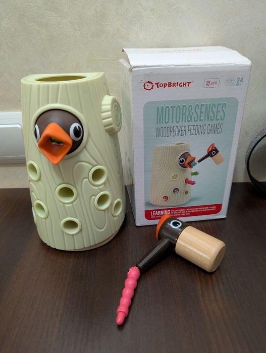 Магнітна гра "Нагодуй дятлика" для 2+ років