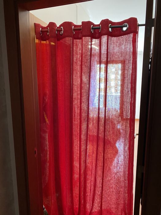 Cortinados vermelhos