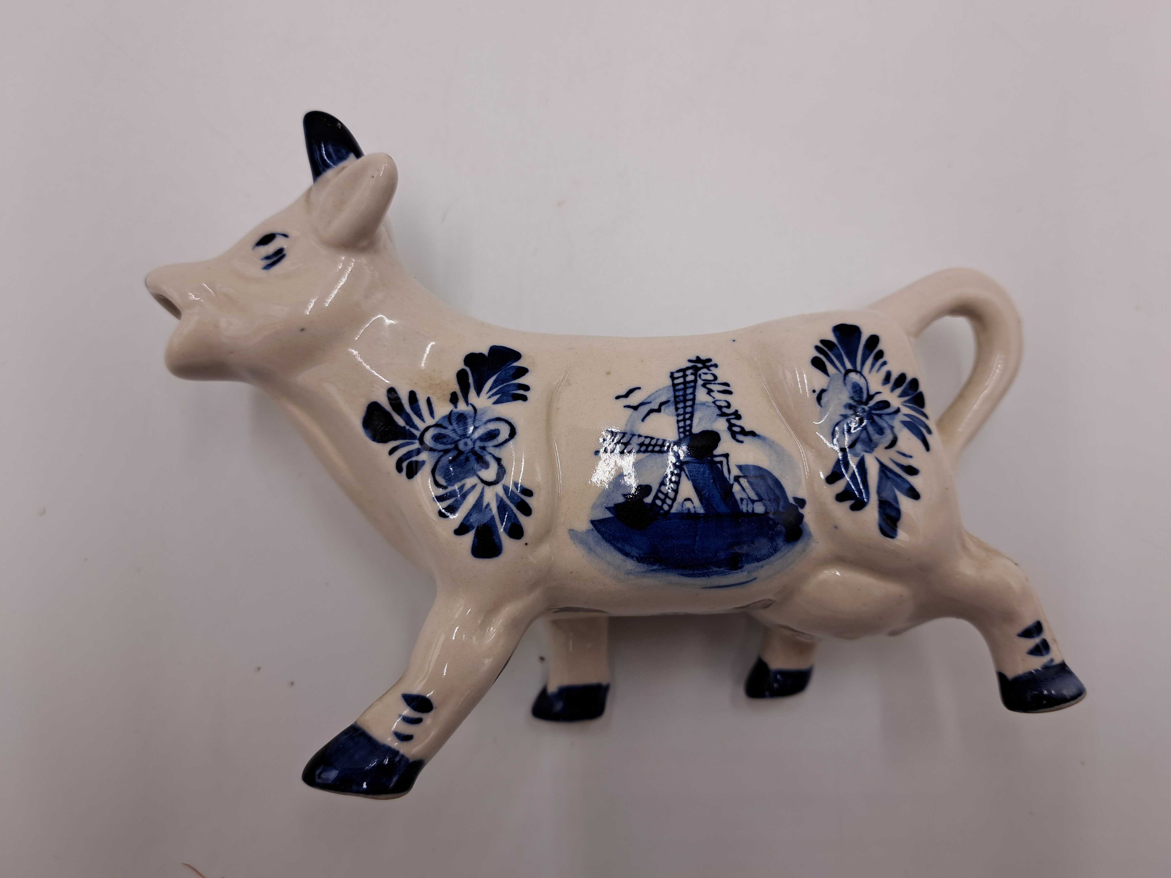 Krowa porcelanowa mlecznik figurka kobatl Delft Holland