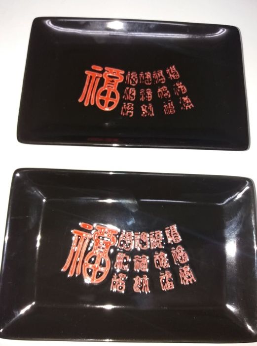 Pratos para aperitivos em cerâmica com caracteres chineses