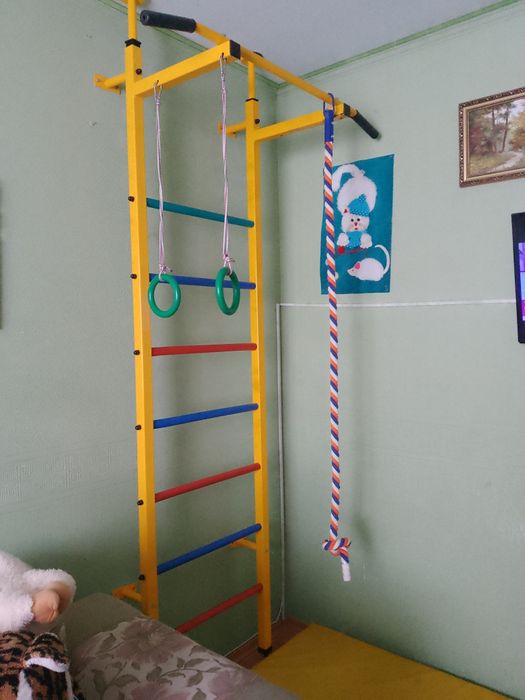 Дитяча гімнастична стінка