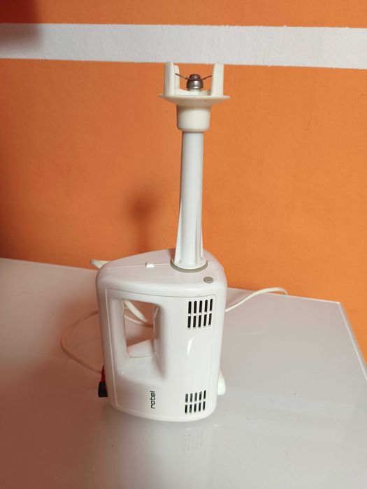 Robot cozinha (batedeira, amassadeira, liquidificador, varinha mágica)