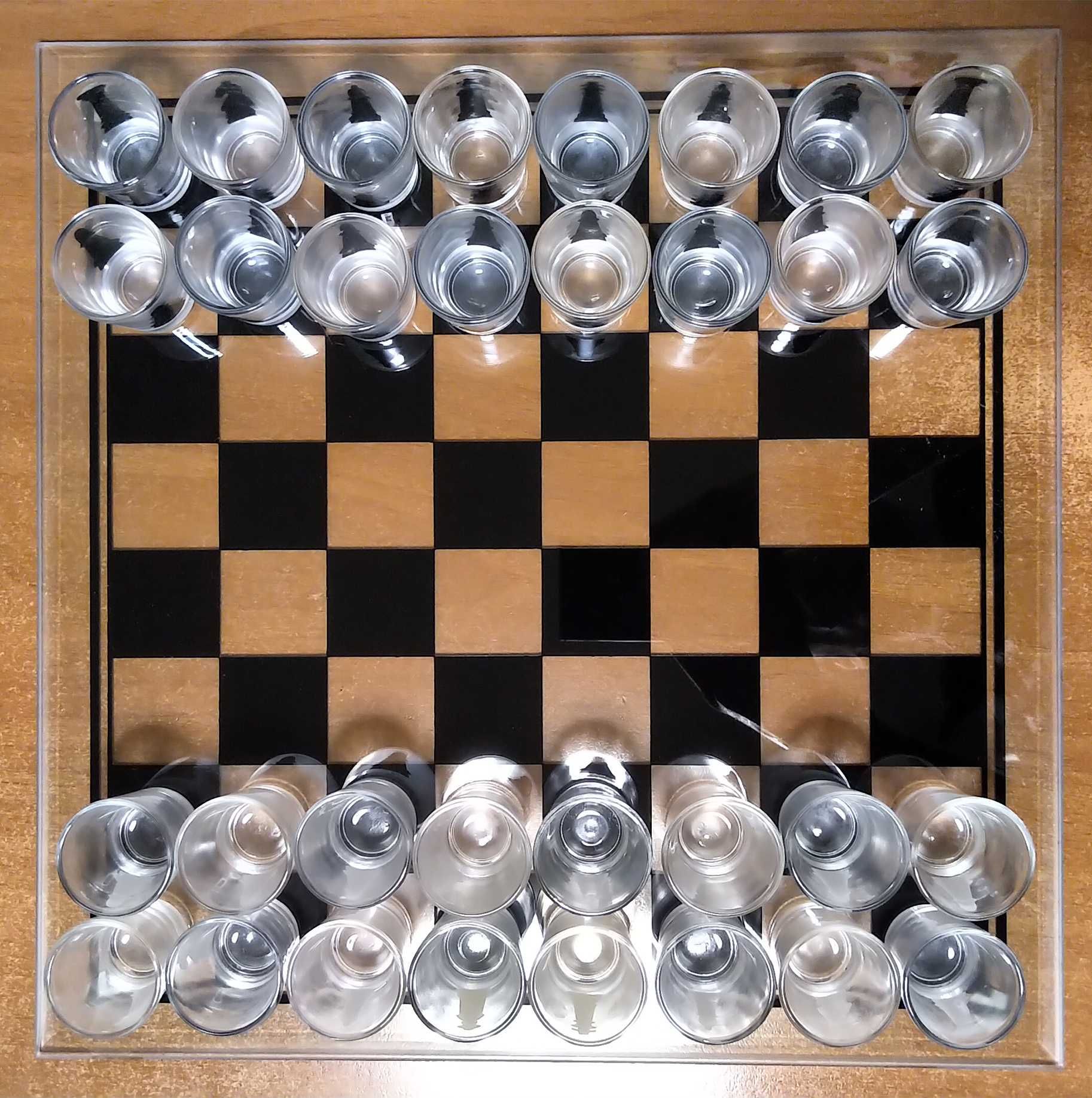Стеклянные шахматы в виде стопок (стопки-шахматы) игра для взрослых