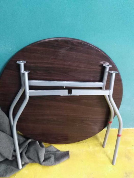 zestaw mebli krzesła stolik 200zł