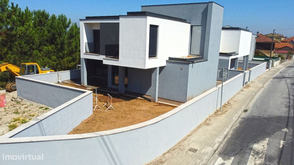 Moradia V3 Centro Lixa