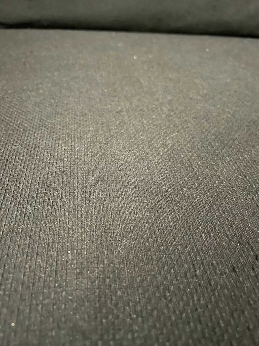 Sofá Preto muito confortável.