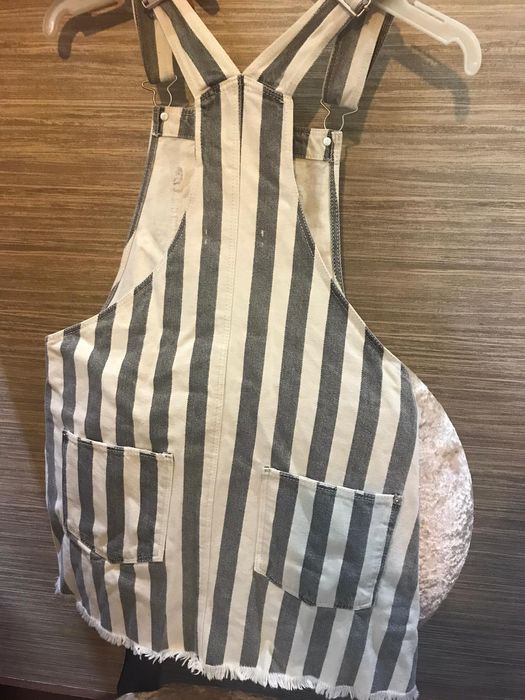 Roupa de menina, impecável