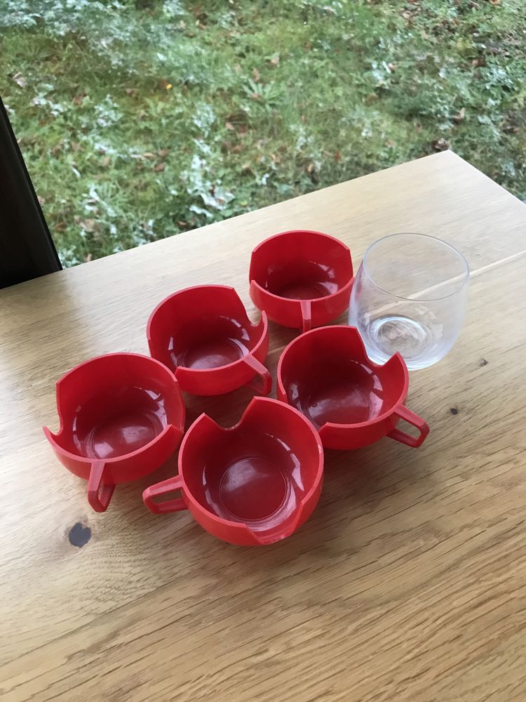Koszyki koszyczki plastikowe czerwone do szklanek
