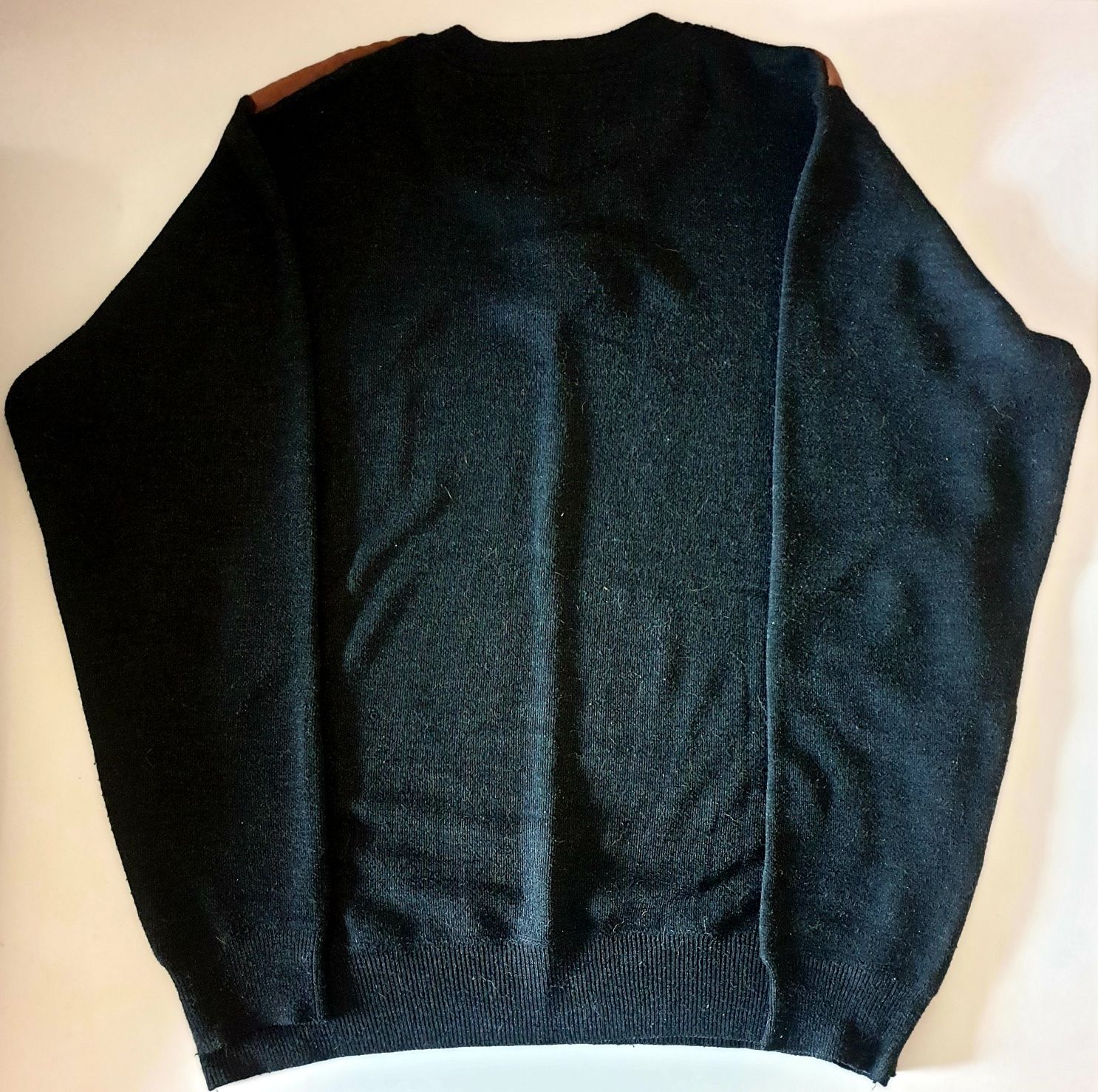 Sweter męski czarny z elementami nubuku