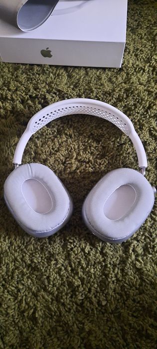 Навушники Apple AirPods Max.