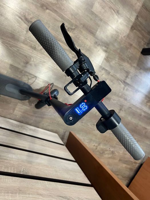 Електросамокат на безкамерних покришках