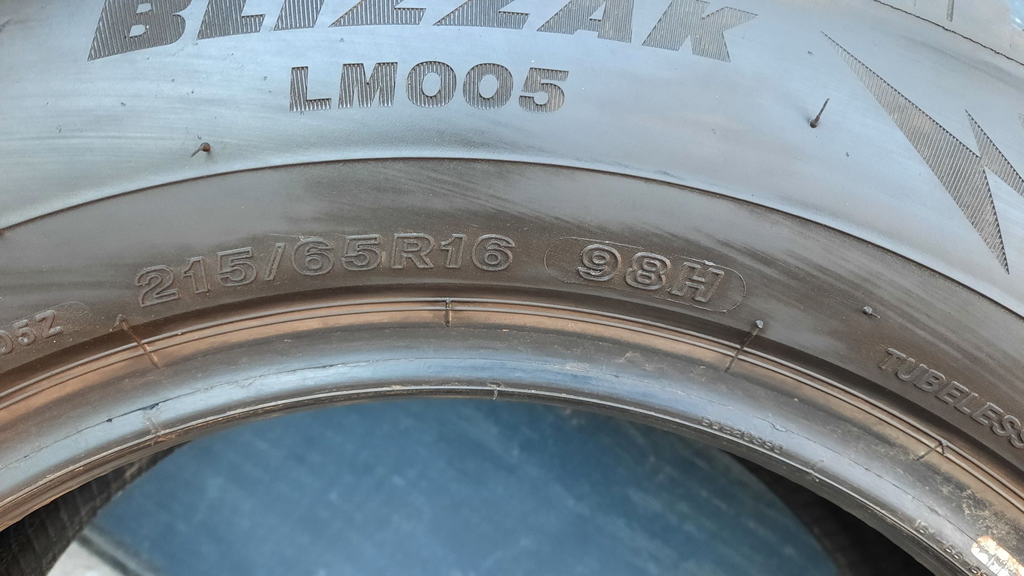 Bridgestone 215/65 R16 Blizzak 2020 bieżnik 7 mm
