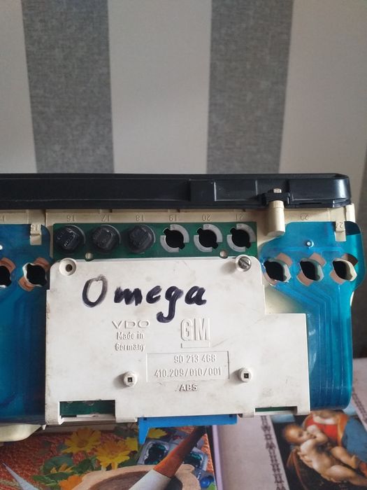 Панель приборов Оpel Omega A 2.0.