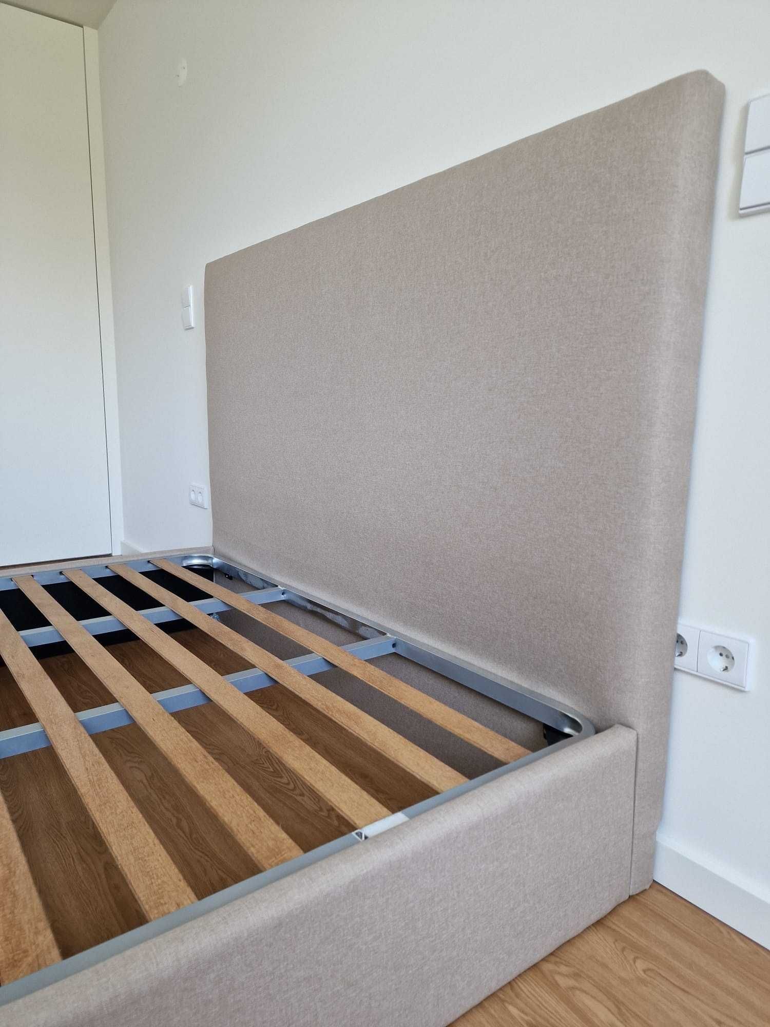 Camas De Casal Estofadas Top de Gama 190x140m Estrado Incluído 199€ !!