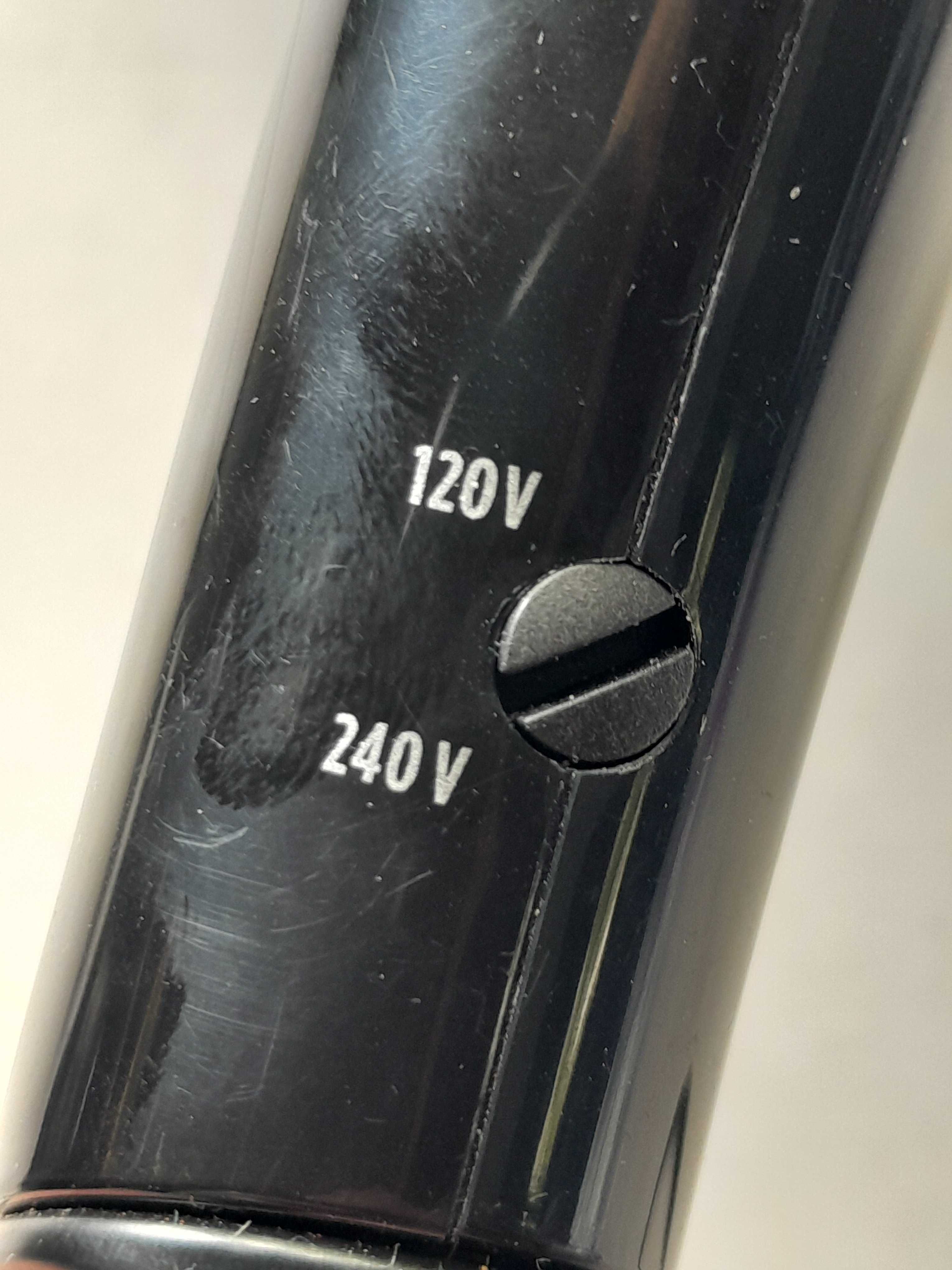 Suszarka do włosów turystyczna Remington D2400 powystawowa outlet