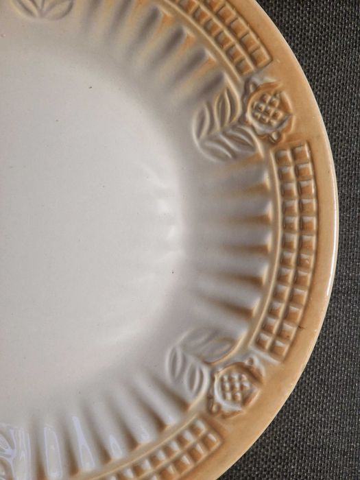 Столовий набір посуди: 14 предметів + блюдо в подарунок