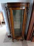 Vitrine em madeira