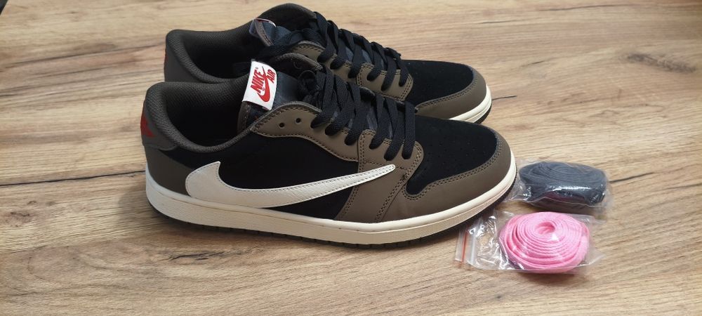 Jordan 1 Low Retro OG SP Travis Scott