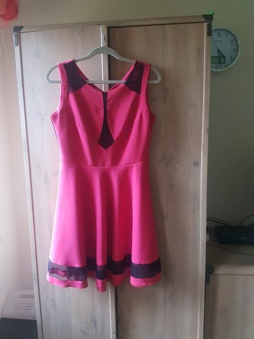 nowa czerwona wizytowa sukienka