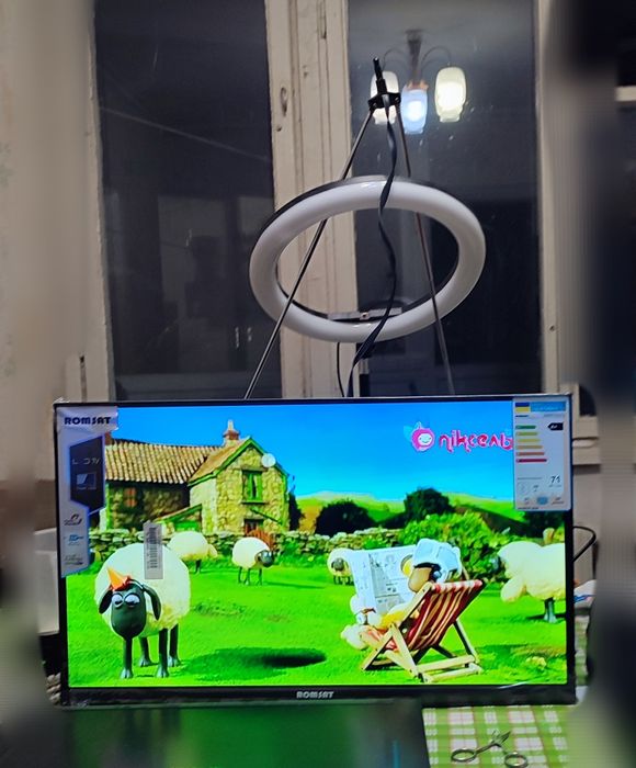 Телевизор ROMSAT 24" (Т2). Официальная гарантия 3 года. Антенна в пода