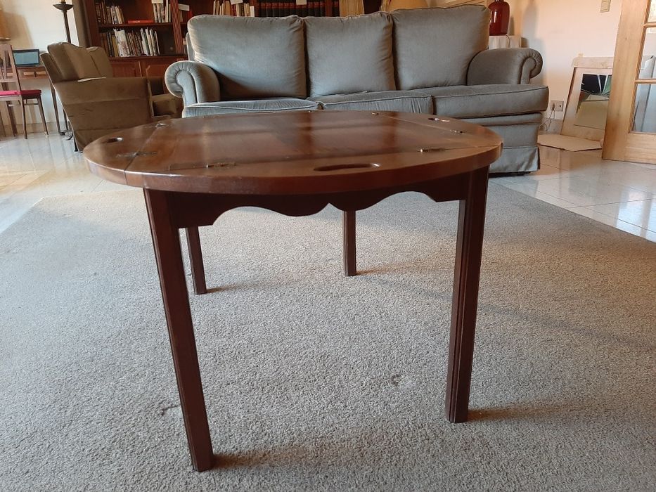 Mesa de mordomo de madeira