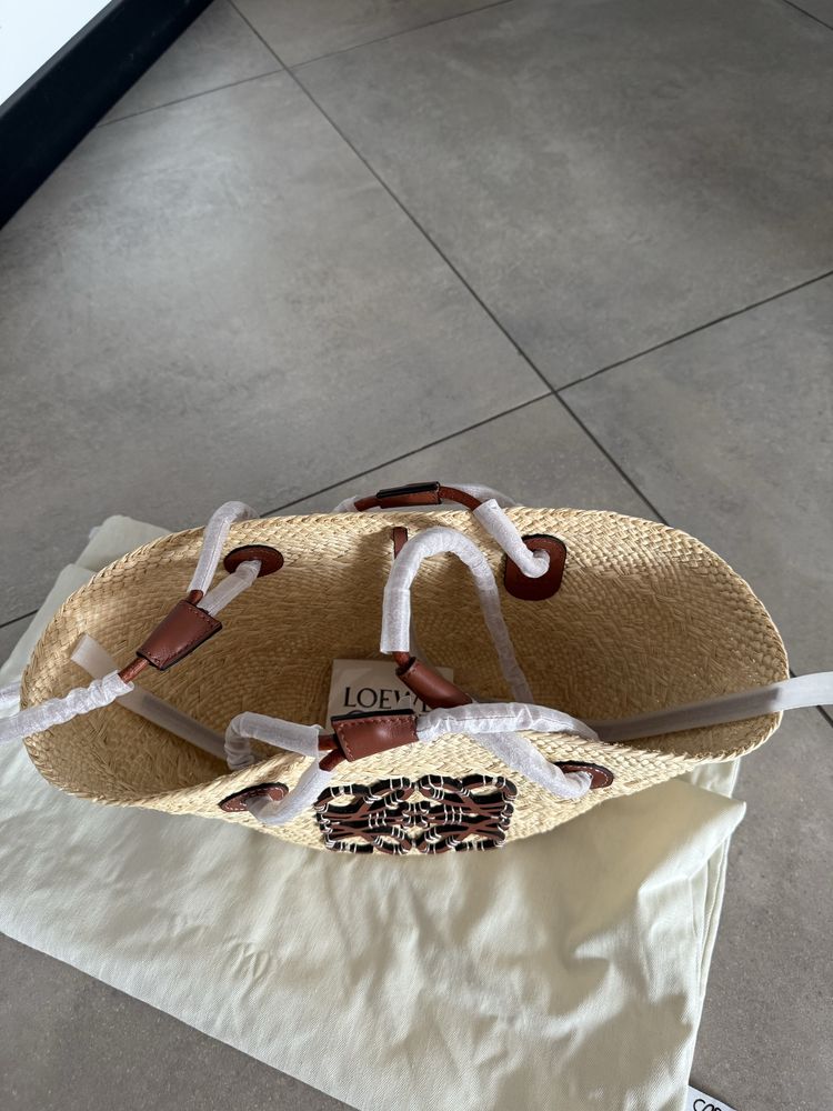 Соломʼяна сумка Loewe