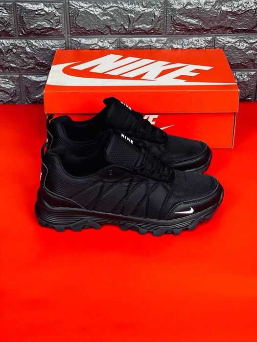 Водонепроницаемые кросовки найк / Nike waterproof демисезонные кросы