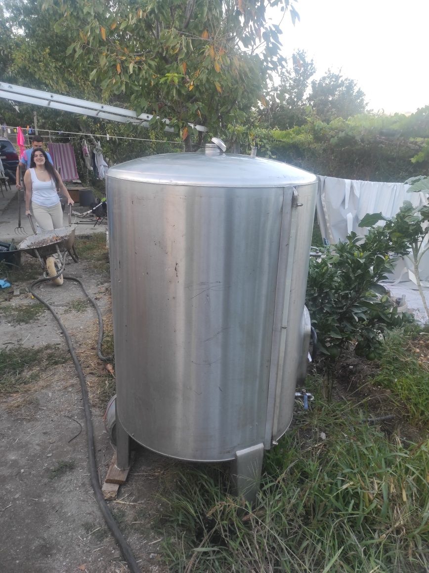 Vendo uma cuba 500 L