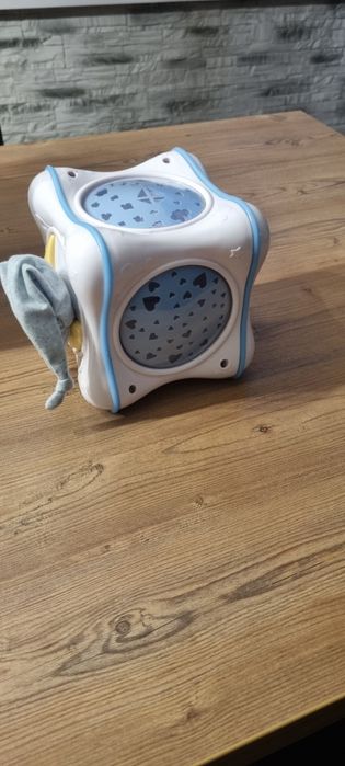 Chicco rainbow cube projektor