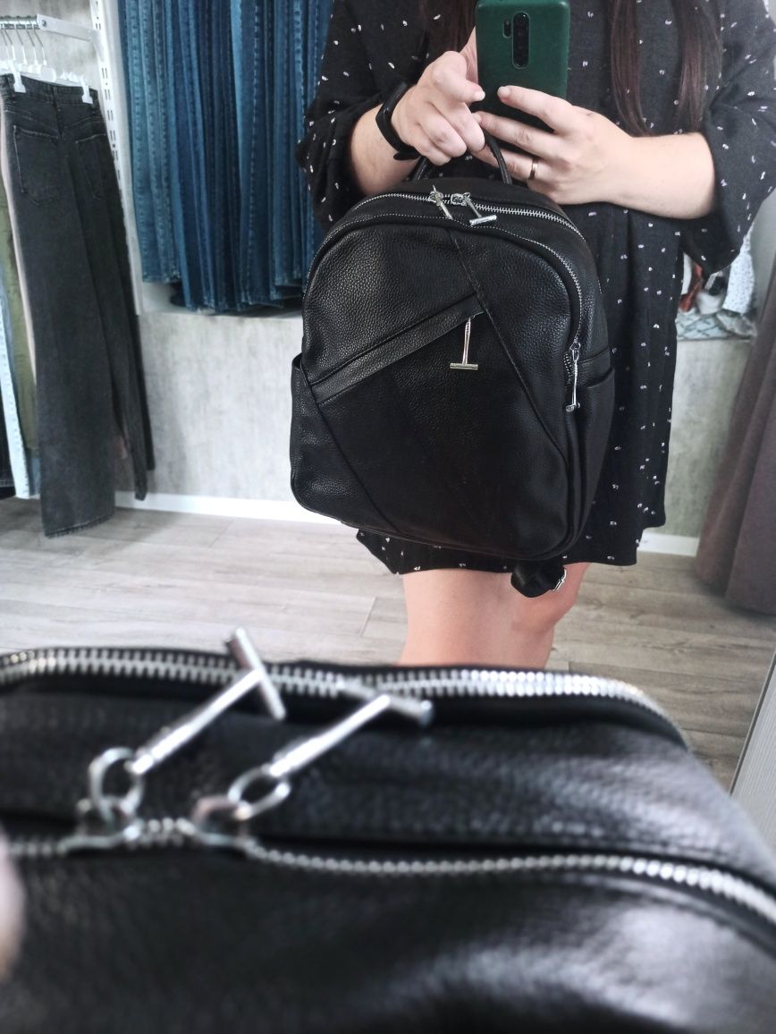Шкіряний рюкзак чорний