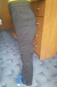 Sprzedam ciemnografitowe spodnie chłopięce na wzrost 128 cm.