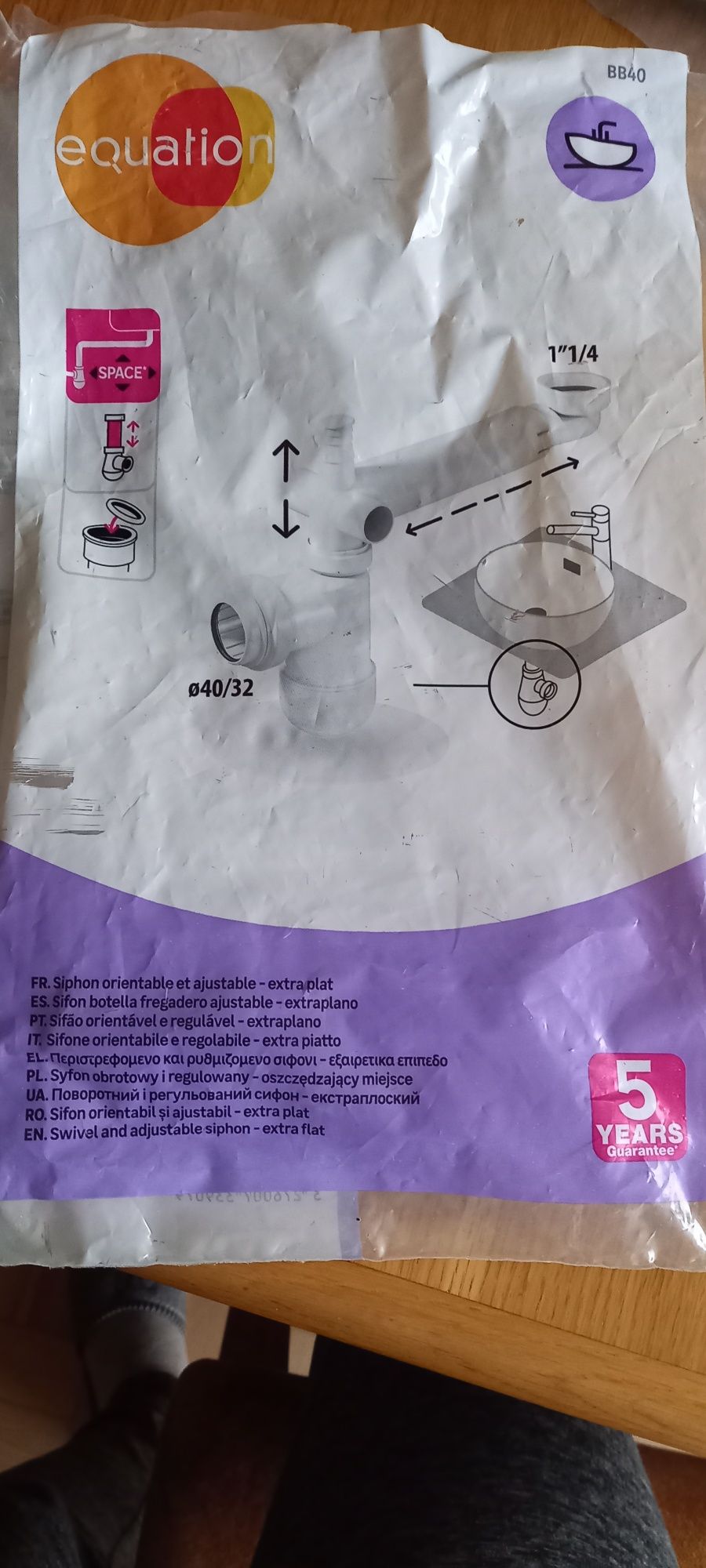 Syfon umywalkowy obrotowy I regulowany oszczędzający  miejsce