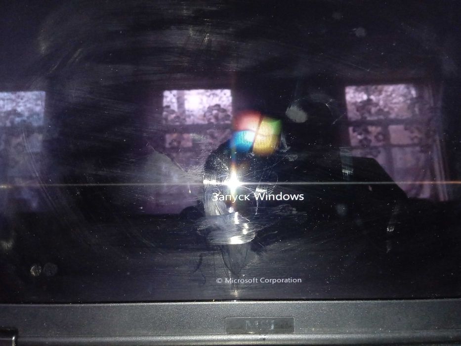 Мсі Мега Бук с 300