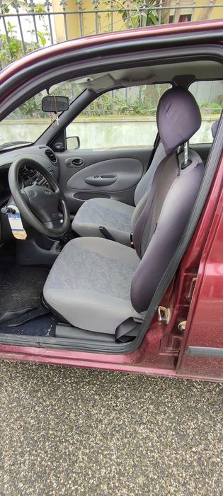 Vendo Ford fiesta de 1999, com 69,000 km. Bateria nova