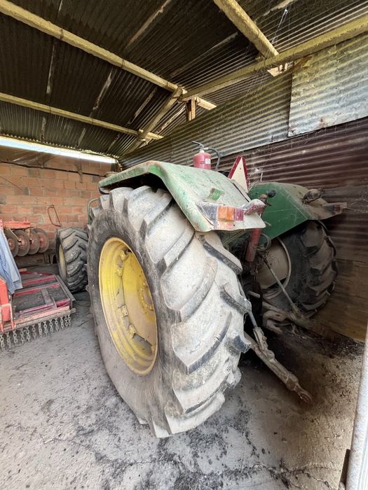 Trator agricola e alfaias agricolas