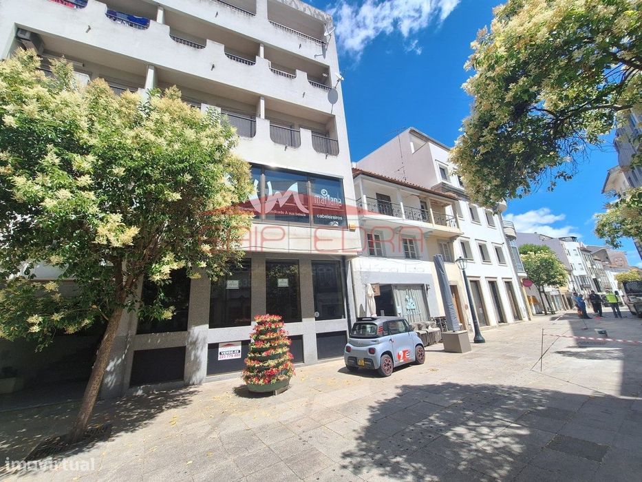 Loja com 350 m2 no centro histórico de Bragança