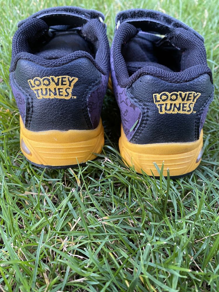 świecące sneakersy adidasy Looney Tunes rozmiar 27 buty dla chłopca