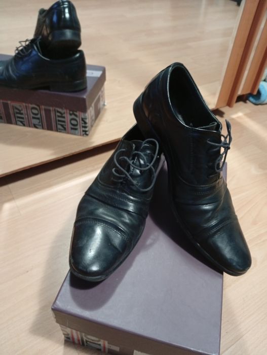 Elagandzkie czarne buty do garnituru 41