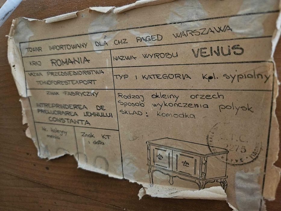 Meble VENUS – orzech, Rumunia