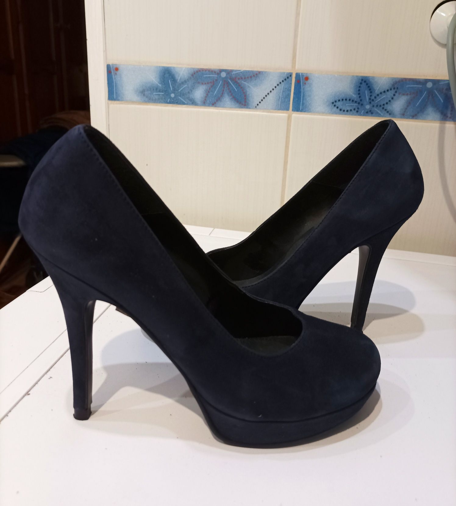 Czółenka granatowe buty zamszowe skóra 39 na platformie Patrizia Dini