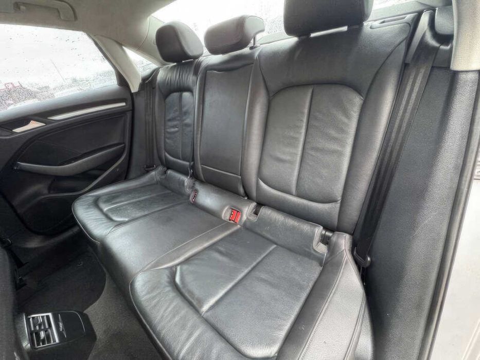 Audi A3      2015