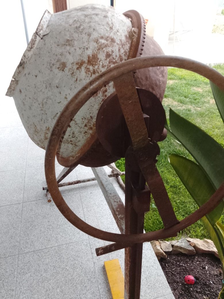 Betoneira usada em mau estado
