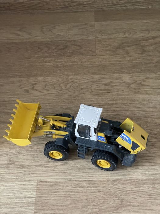 Макет погрузчика Volvo Lovol FL958G