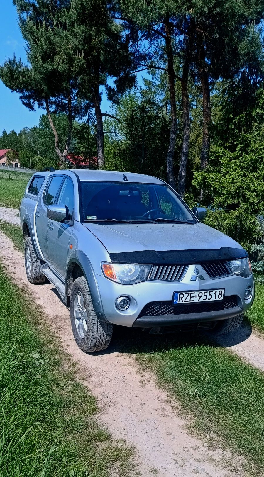 Mitsubishi L200 napęd 4x4 diesel manualna