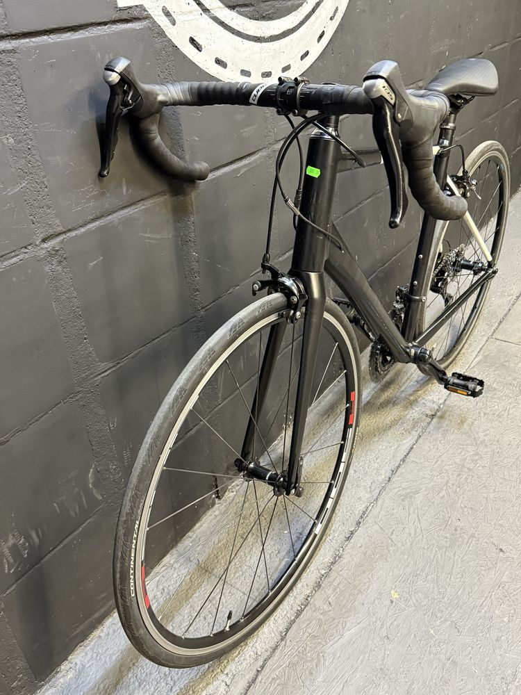 Rower szosowy Cube Attain SL Shimano 105 55 cm Urban Bikes