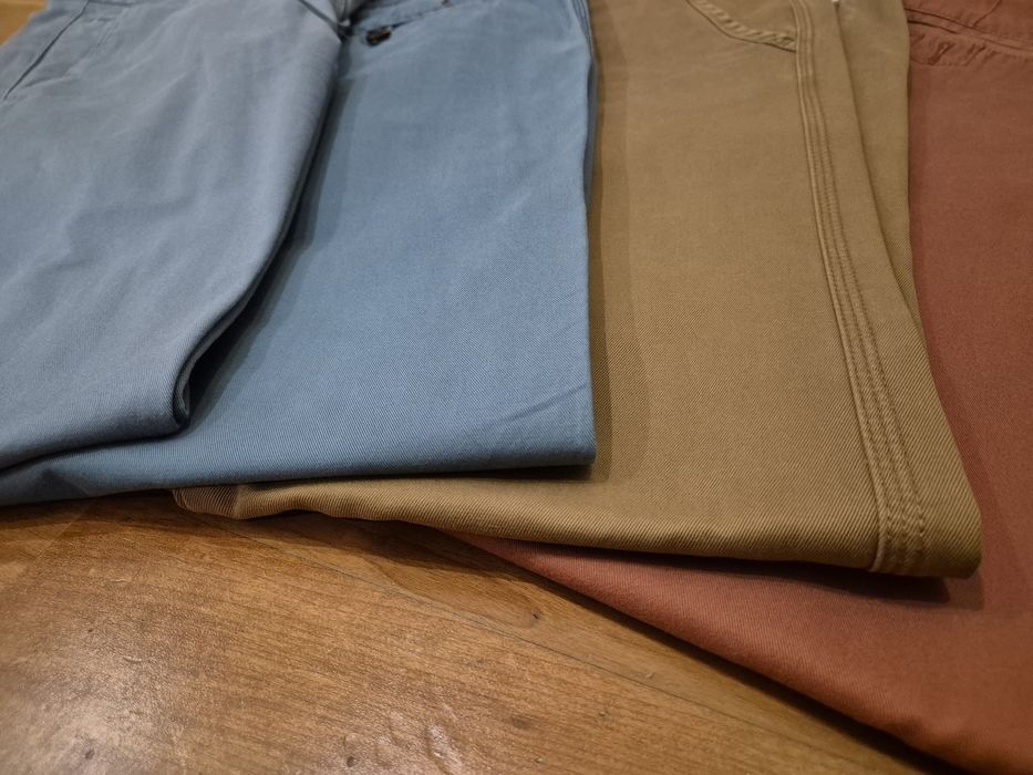 4 Pares Calças Chinos
