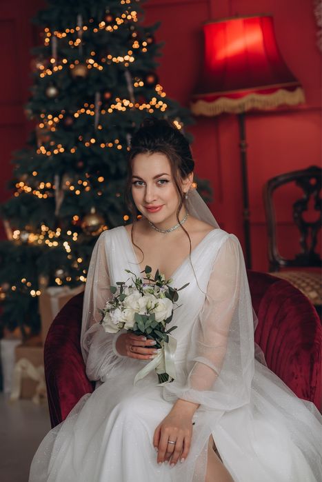 Весільна сукня 4900 грн ТОРГ, одягалась один раз. Купляла за 15000