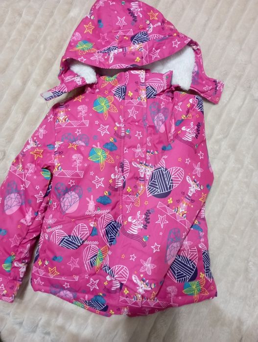 Зимова курточка на дівчинку 5 р.