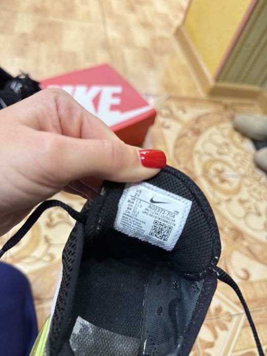 Продам NIKE AIR MAX 270
