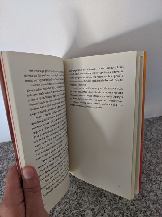 Livro Muito Mais que 5 minutos by Kéfera
Buchmann